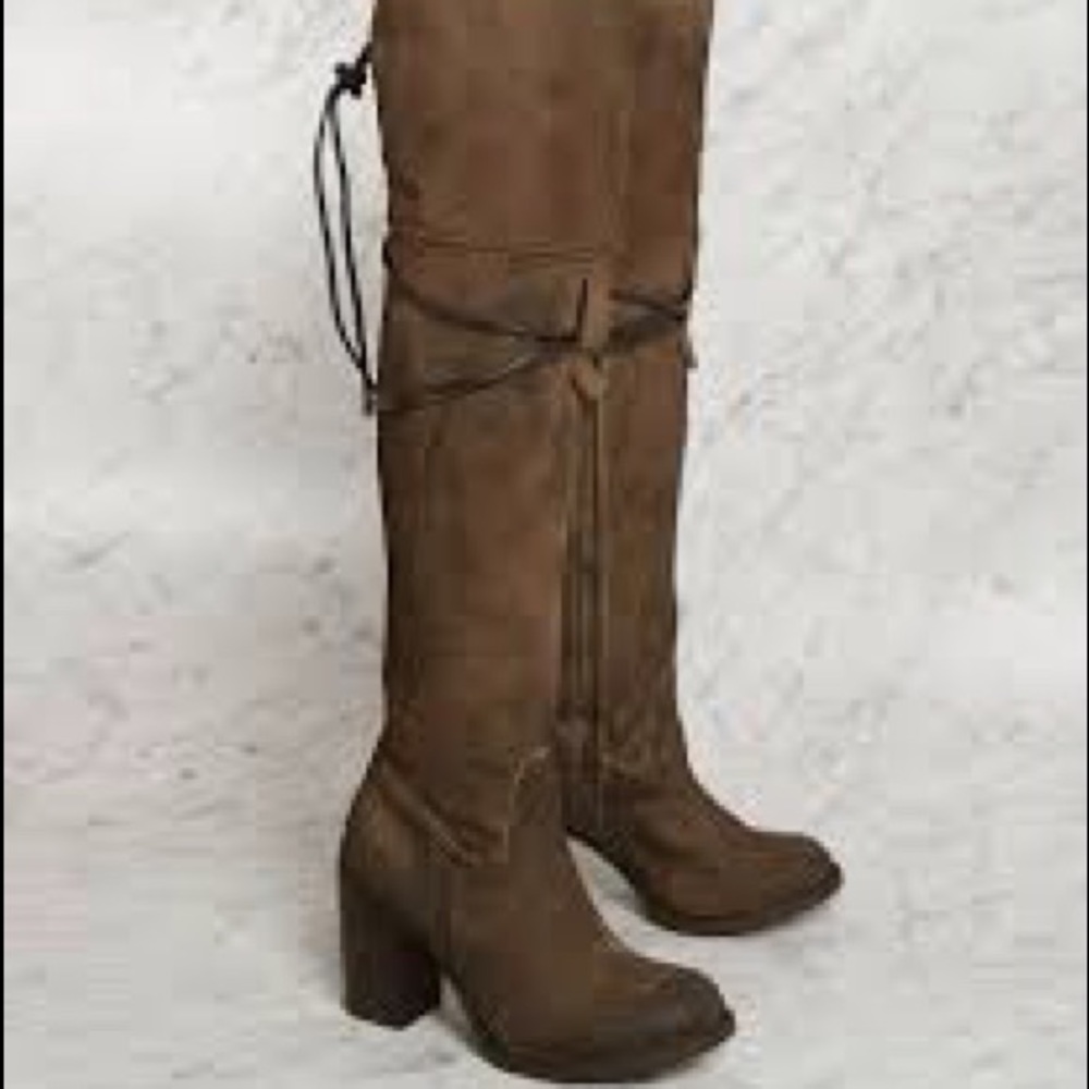 Freebird by Steven “Brock” OTK suede boot VGUC